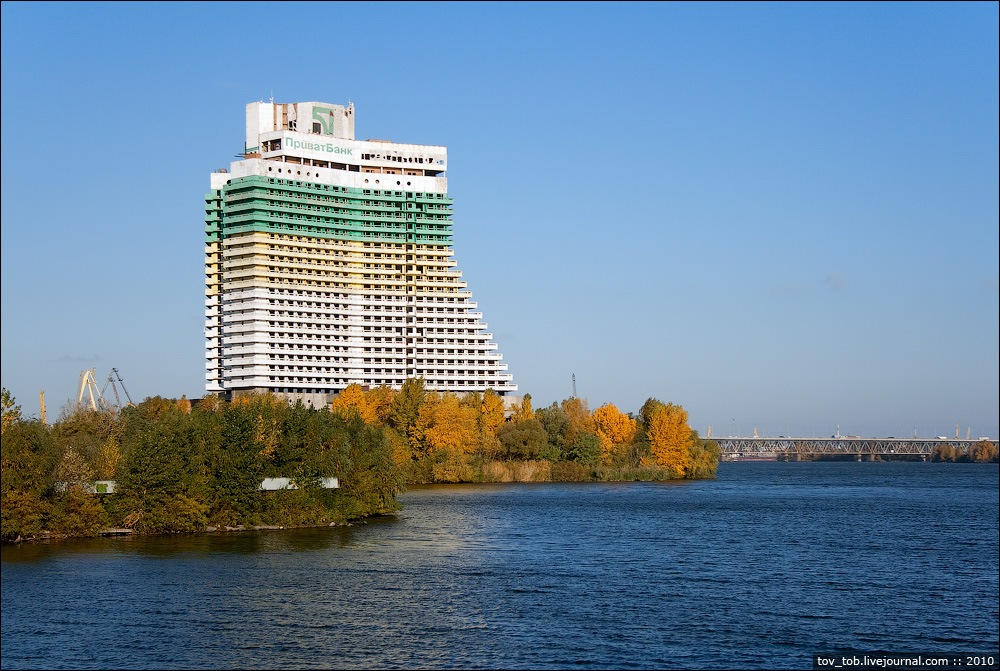 Гостиницу «Парус» вернули в собственность город - фото: «Парус»